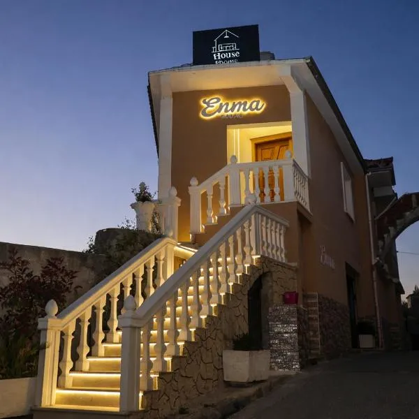 Enma Rooms, hotel di Krujë