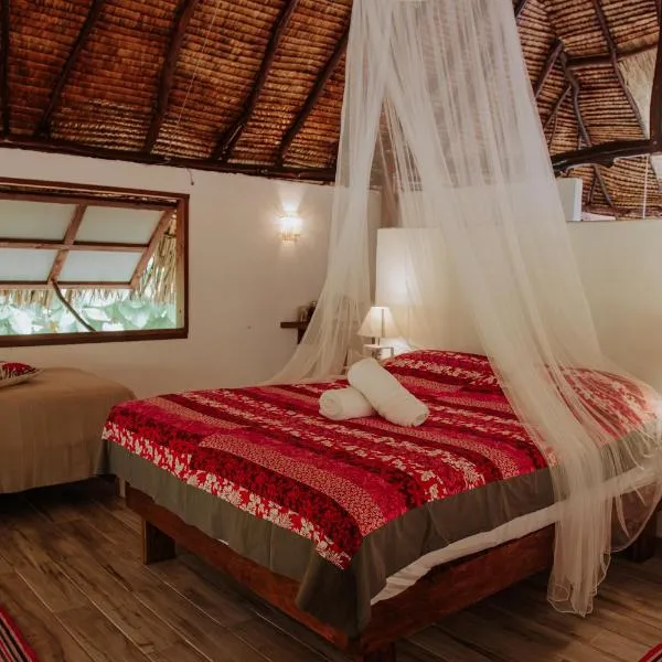 Fare Hau Lodge, hotel u gradu 'Tahaa'