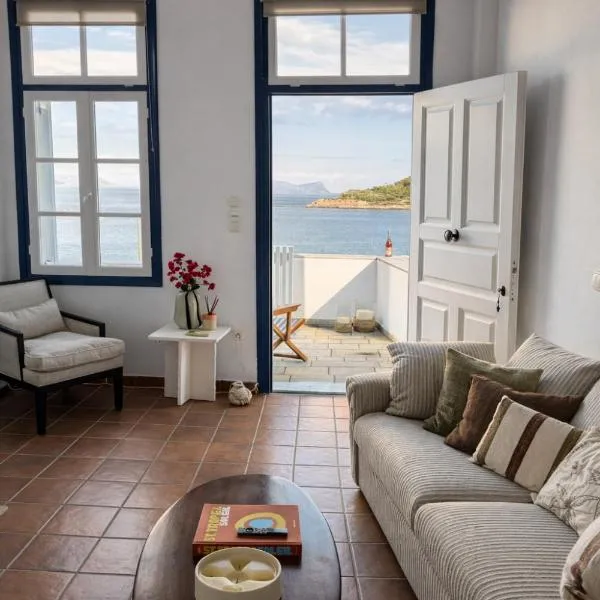 Boutique Seafront House I - Private Terrace & Views, хотел в Спецес