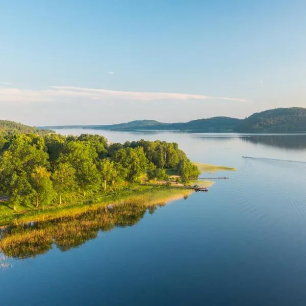 Skotteksgarden Lakefront Cottages and Camping near Ulricehamn, khách sạn ở Ulricehamn