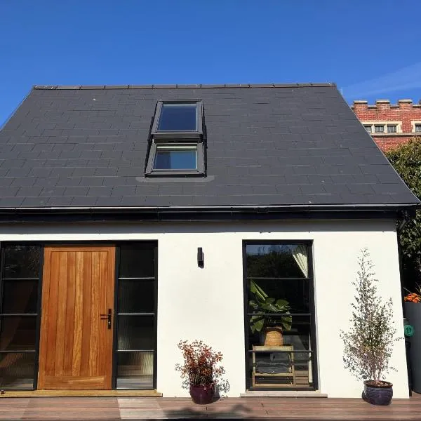 Hastings Casita, 'little house' self contained garden lodge, close to town and seafront, hotel v mestu Hastings