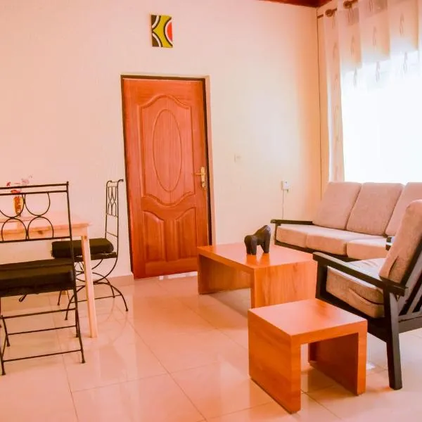 Stay and Dine, 2Bedroom Home at Mama Pizzalo, hotel in Kigali