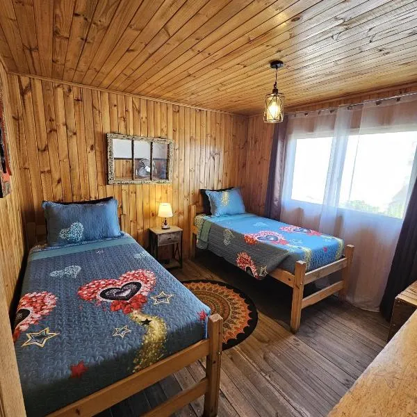 Hostal Sol y Luna - Descanso a 10 min del aeropuerto & Desayuno Incluido โรงแรมในซานติอาโก