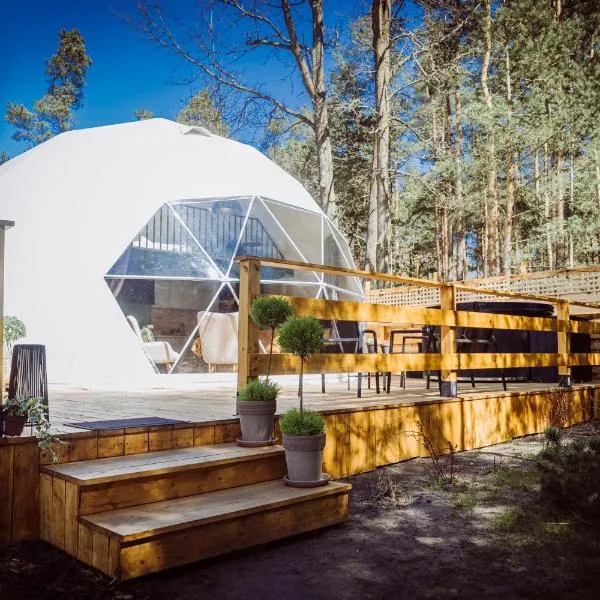 Skyview Glamping Jacuzzi , Sauna, hotel in Ludwinów