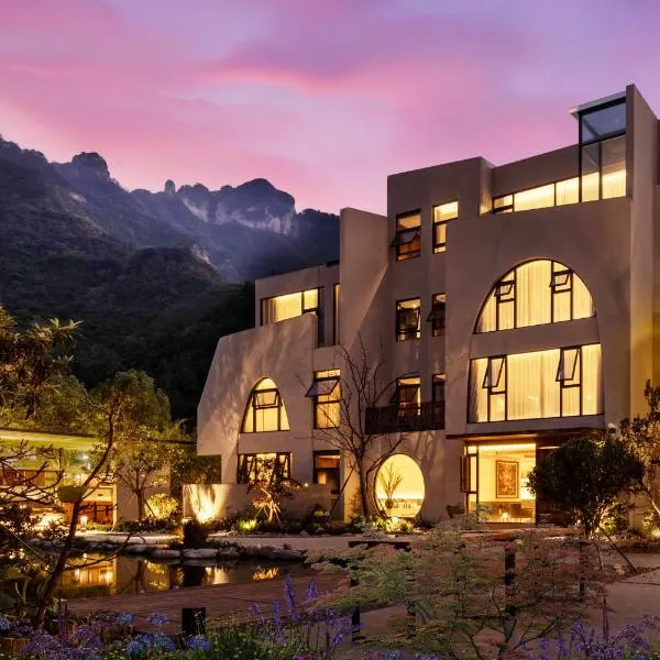 WuYun Peak View Boutique Hotel Closest to Tianmen & Fox Fairy Show, hótel í Zhangjiajie