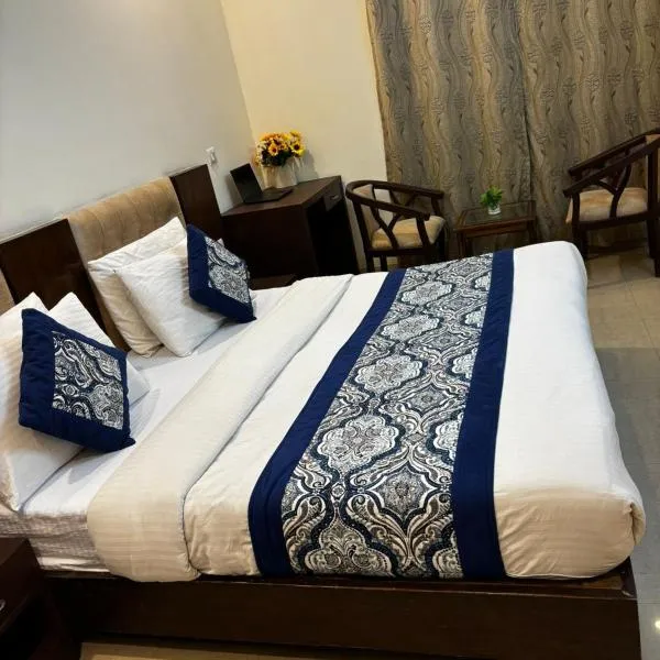 VR Residency 83, hotel u gradu Gurgaon
