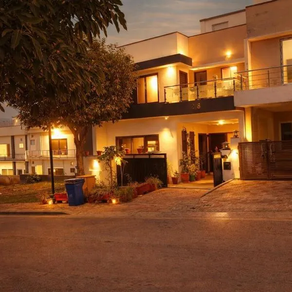 Haven Lodge, Bahria Enclave Islamabad by Haven Holiday Homes, hotel i Islamabad