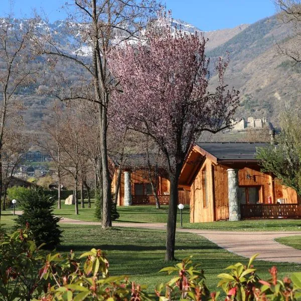 Lazy Bee Camping Village, hotel u gradu Aosta