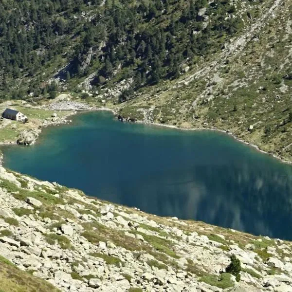 Appart Cauterets Les Campanules piscine rando velo, hôtel à Cauterets