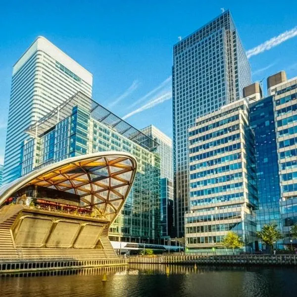 Luxurious apartment near O2 Arena, Canary Wharf, Excel Centre, Central London, Hotel in London