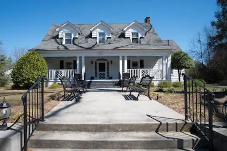 Swamp Rabbit Inn TR, Hotel in Travelers Rest