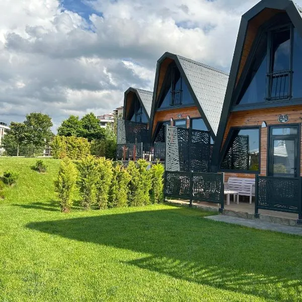 Village Otantik Park - Bungalows in the Trabzon City Center, готель у місті Bostancı