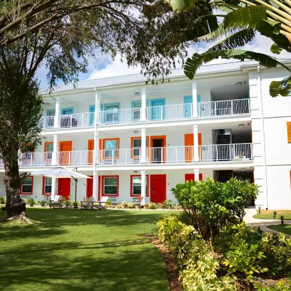 The Sunshine Hotel and Suites, hotel en George Town