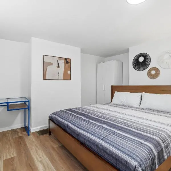 Pittsburgh Millvale A Bright & Cozy Private Bedroom with Shared Bathroom, хотел в Питсбърг