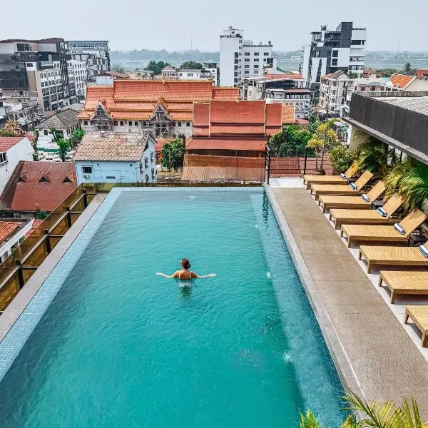 Lao Poet Hotel, hótel í Vientiane