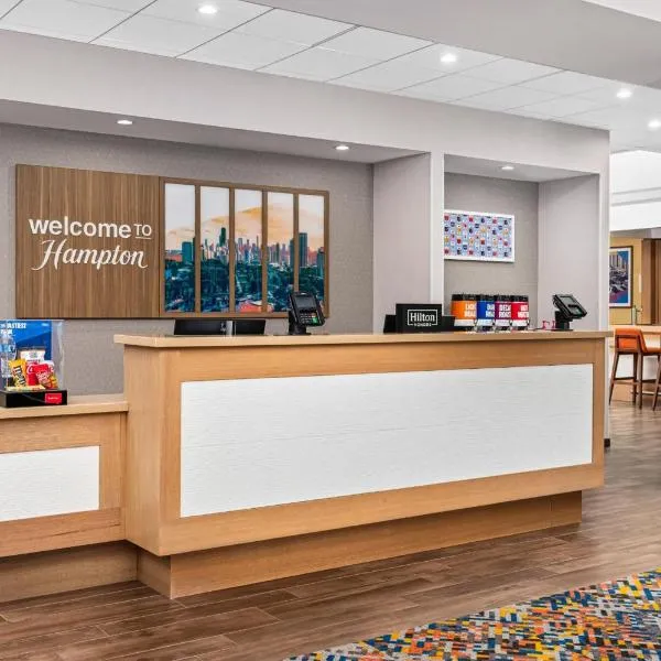 Hampton Inn Chicago North-Loyola Station, Il, khách sạn ở Chicago