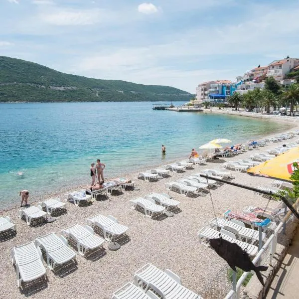 Hotel AGAVA, hotel v Neume