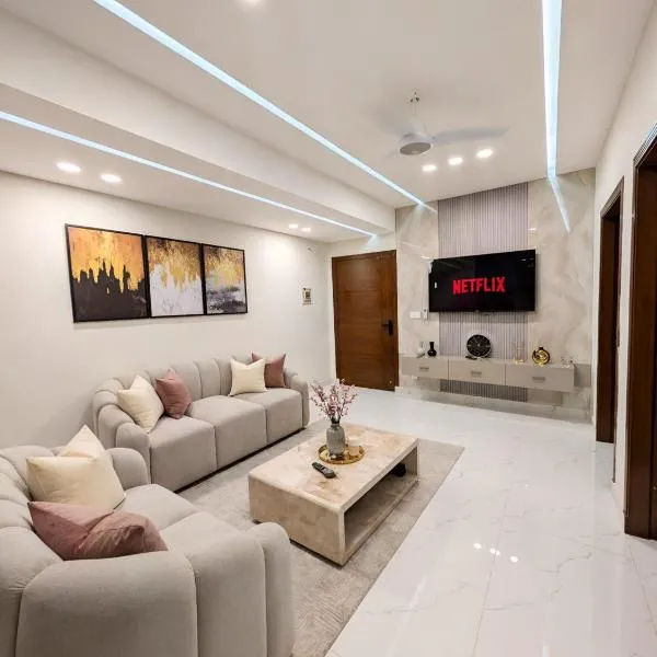 The Grand Winchester Apartments - Modern Luxury with Fully Equipped Kitchen - Netflix - Balcony - AC - Free Parking, hotell sihtkohas Islamabad
