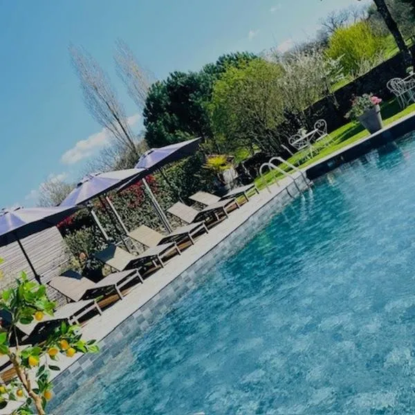 La CHARMILLE PADIRAC, viešbutis mieste Padirakas