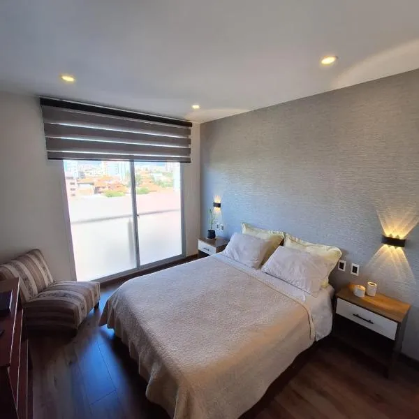 Moderno y cómodo departamento, hotel Cochabambában