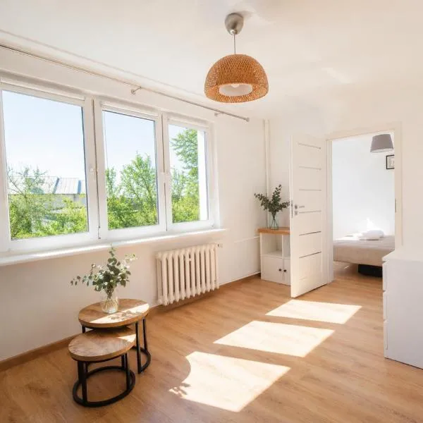 Quiet Apartment Redłowo 10 min to Beach Gdynia – hotel w mieście Gdynia