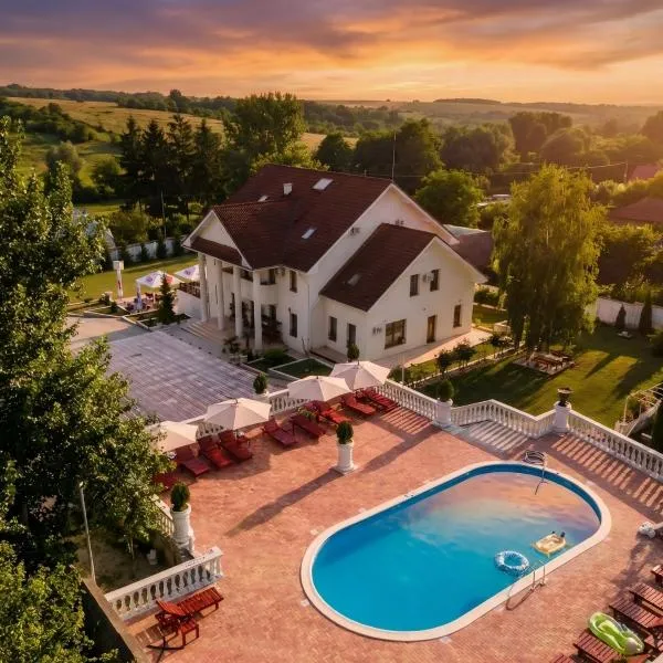 Virginia Gardens, hotel din Băile Govora