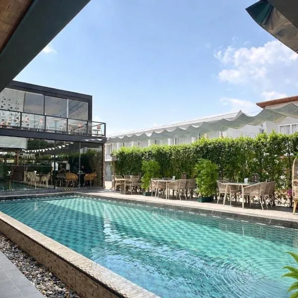 ไดมอนด์ โฮเทล, hotel em Ban Krasang