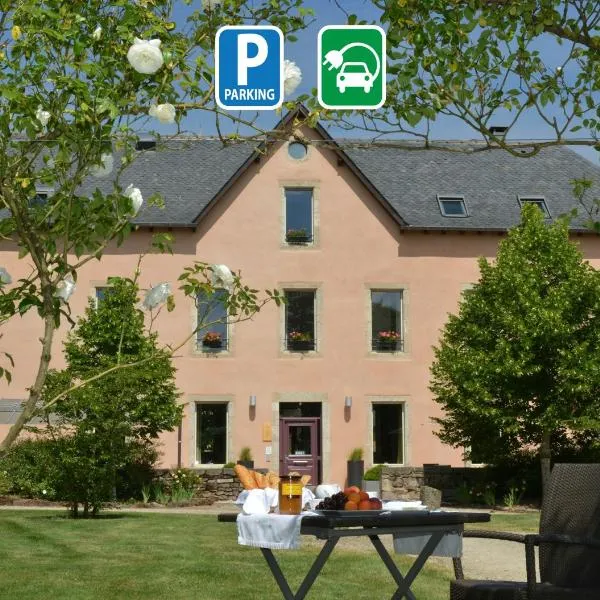 Rodez में, होटल HÔTEL LA FERME DE BOURRAN - RODEZ - parking privé avec bornes pour voitures électriques