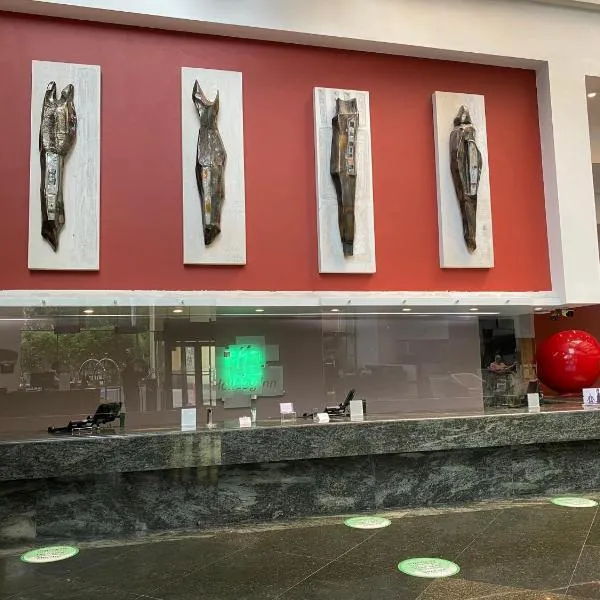 Holiday Inn Mexico Dali Airport by IHG, hotel in Mexico-Stad