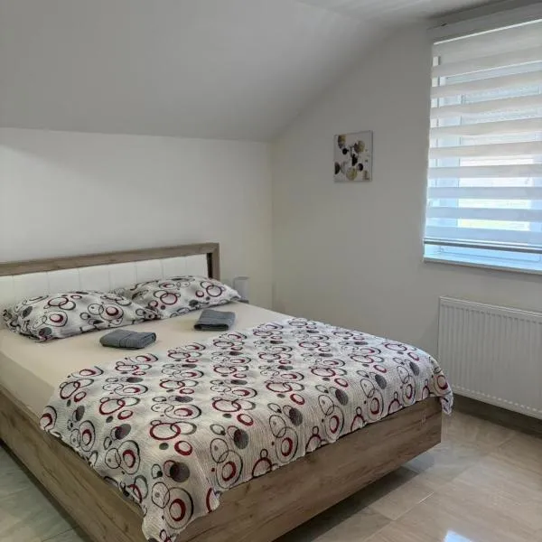 Apartman Diamond LUX, hotel u gradu Surčin