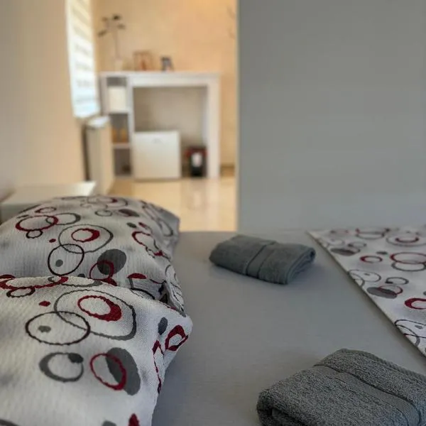 Apartman Gold LUX, hotel u gradu Surčin