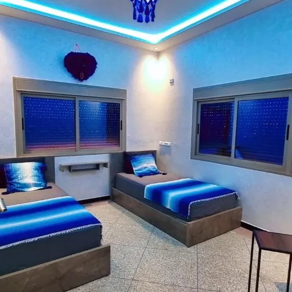 LH Appart 1 bel appartement cosy, vu sur montagnes, proche du lac de Bin el Ouidane et de cascades d'Ouzoud، فندق في أفورار
