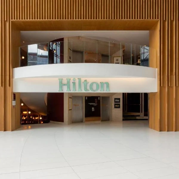 뿌뛰에 위치한 호텔 힐튼 파리 라 데팡스(Hilton Paris La Défense)