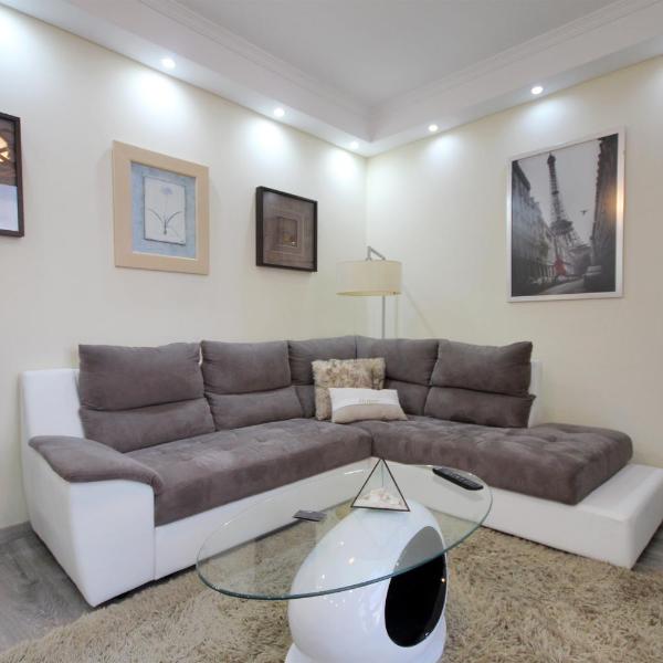 America Apartment by HR Madeira