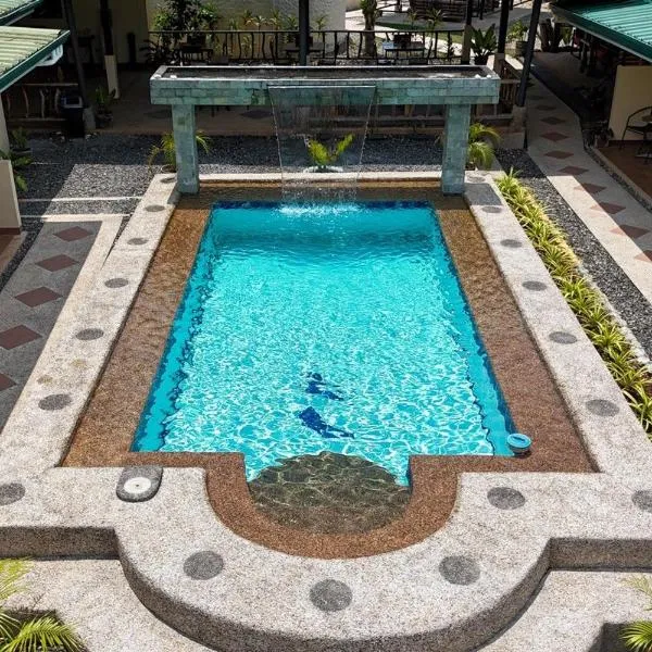 Midnite Inn, hotel em Panglao