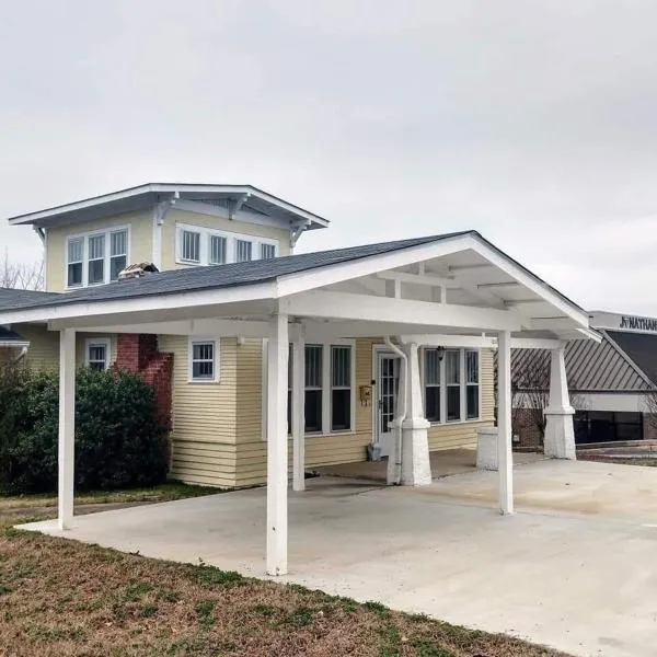 The Lookout Manor, hôtel à Batesville