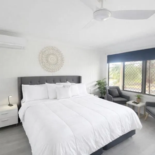 Waters Edge, хотел в Urangan