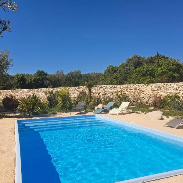 Chalet n * 1 au cœur du maquis – hotel w mieście Bonifacio