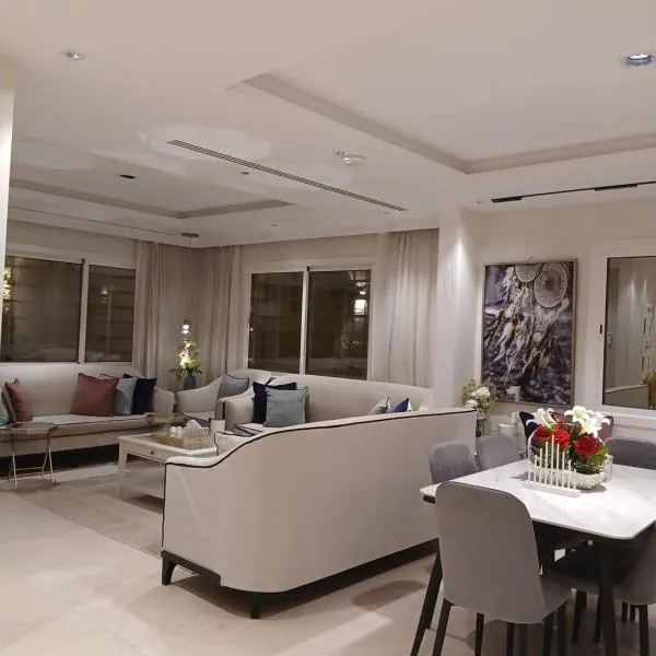 فيلا واحدة فقط الدور ارضي بالكامل للضيافة دخول ذاتي, hôtel à Riyad