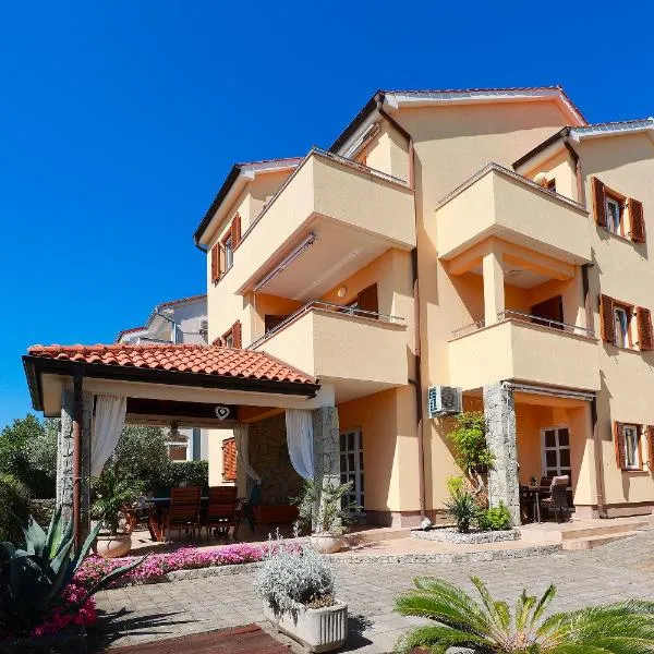 Apartments Omanović II, hotel u gradu Čižići