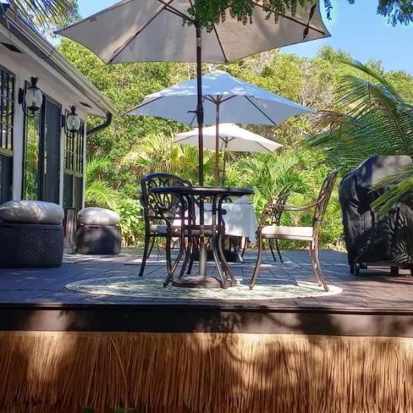 The Pilot House - Private 4 Suite Retreat Sleeps 8, hotel u Rock Soundu