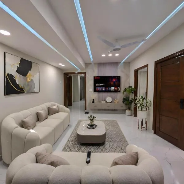 이슬라마바드에 위치한 호텔 Luxury 2BHK Apartment with Private Balcony, Modern Elegance, Comfort and Style