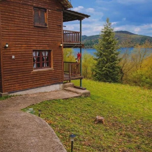 Traditional Wooden Apartment، فندق في Koutsodímos