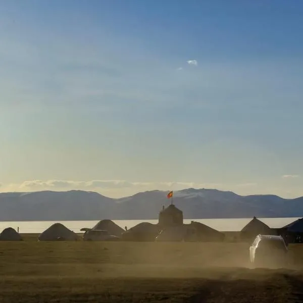 Yurt camp Aitbek, hôtel à Song-Kul
