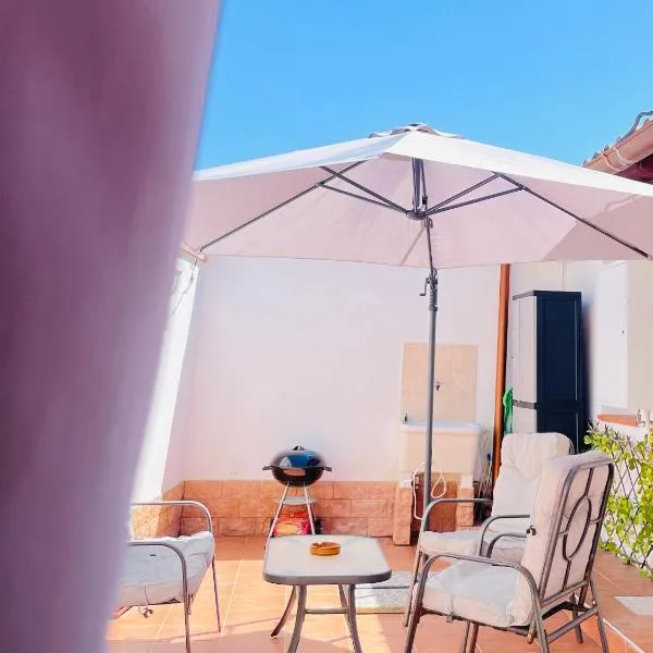 DomuMnG, hotel Elmasban
