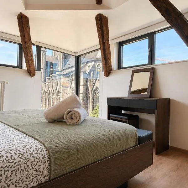 Duplex Apartment in the Heart of Ghent with Fantastic Views, hotel u gradu Gent