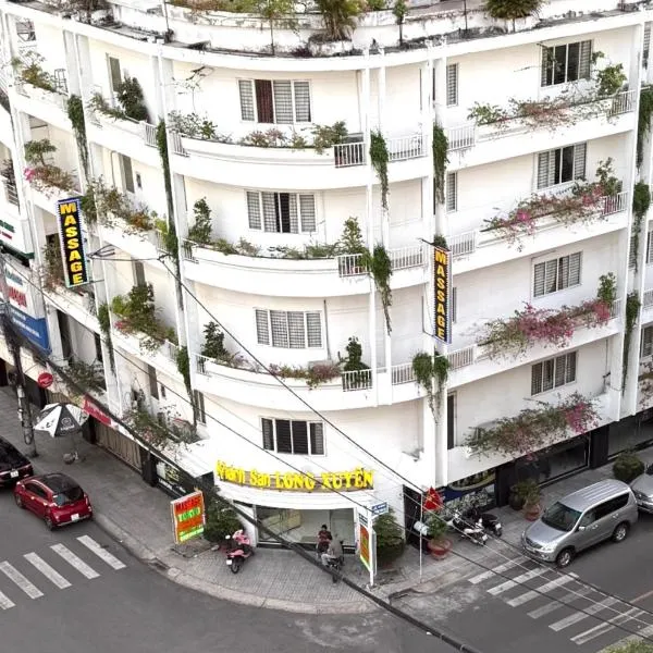 Khách Sạn Long Xuyên, hotel en Long Xuyen