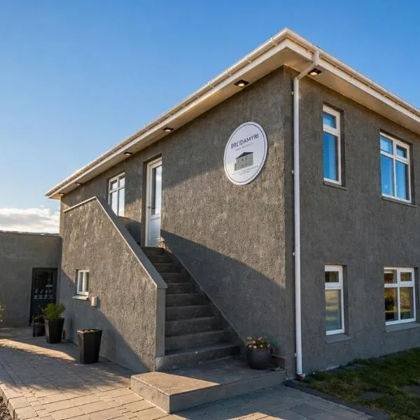Breidamyri Farm Apartments, viešbutis mieste Laugaras