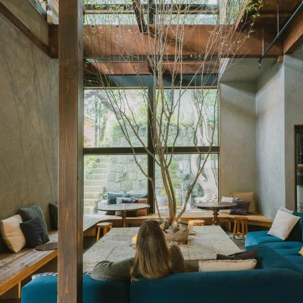 RoheN HAKONEYUMOTO，位于箱根的酒店