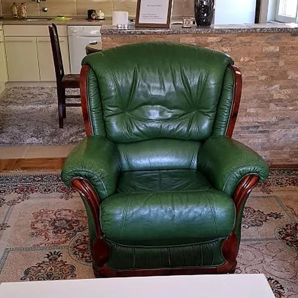 Modern Spacious ViS Raska Apartment! 5min Cafes, hotel u gradu Raška